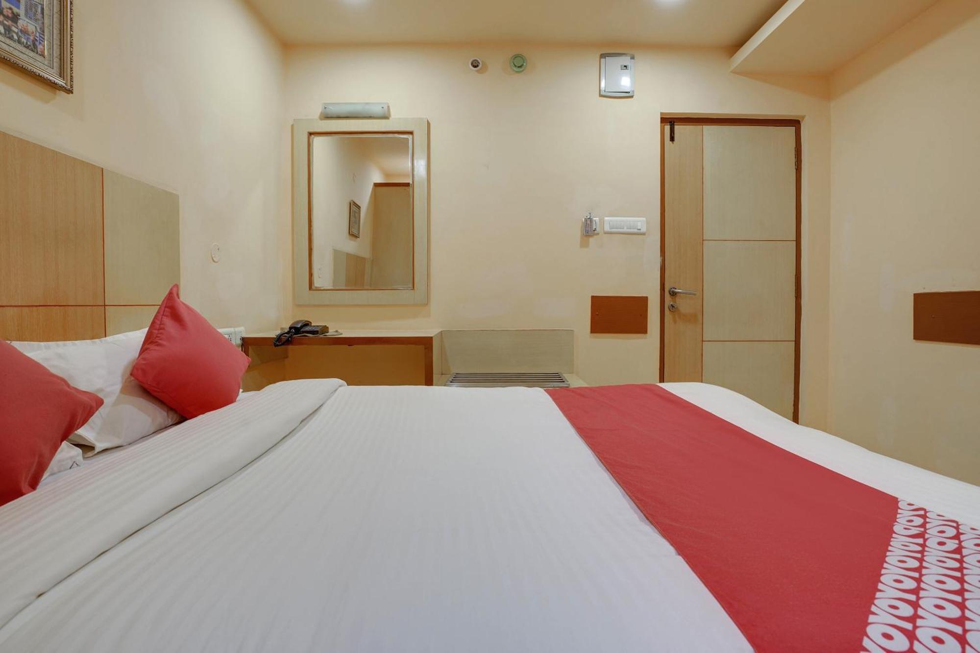 Hotel O Shanta Residency Lodge Sururnagar 外观 照片