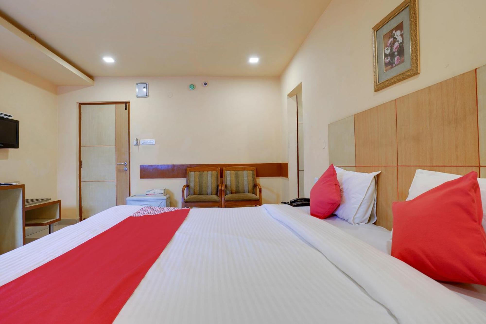 Hotel O Shanta Residency Lodge Sururnagar 外观 照片