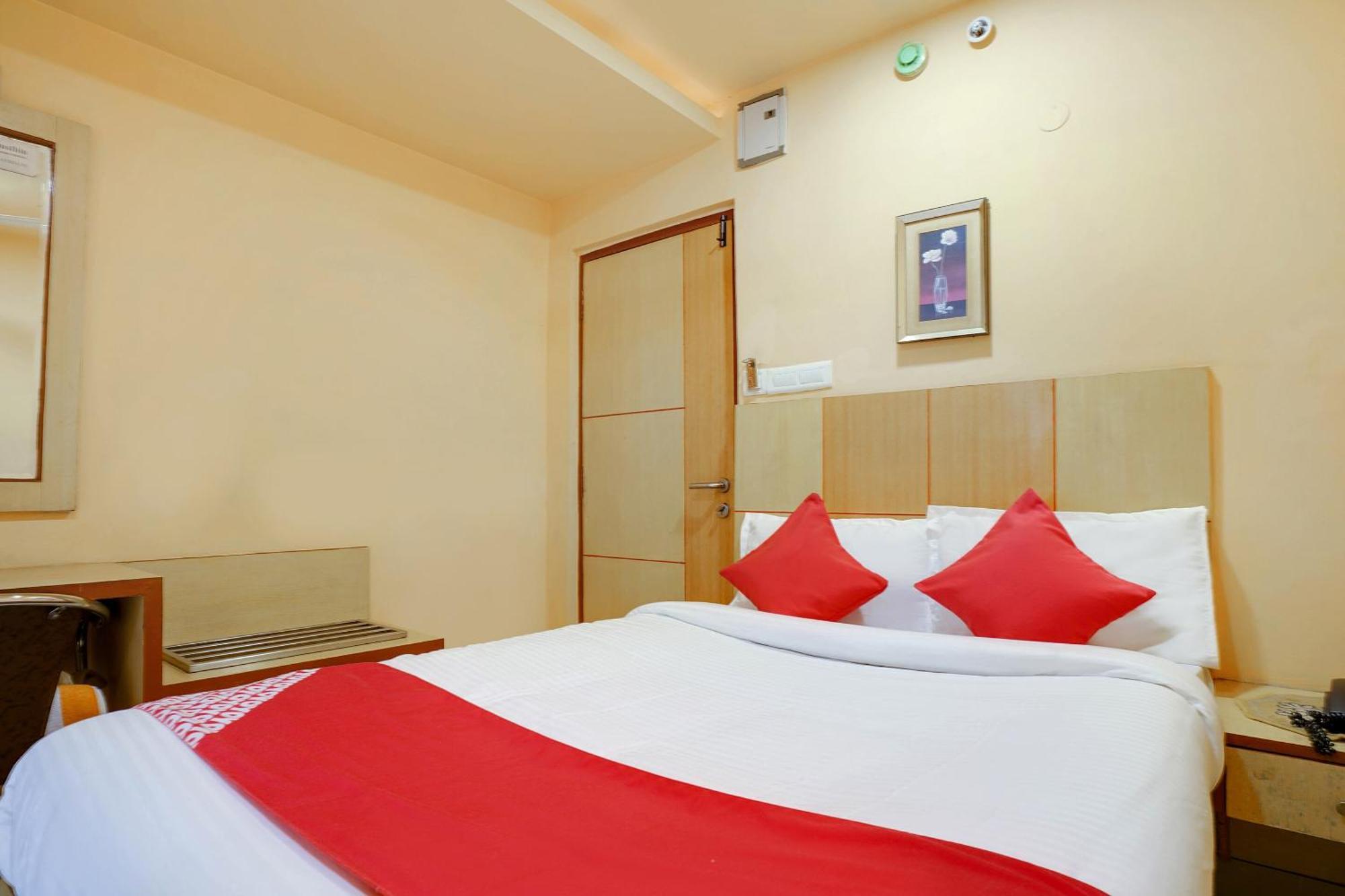 Hotel O Shanta Residency Lodge Sururnagar 外观 照片
